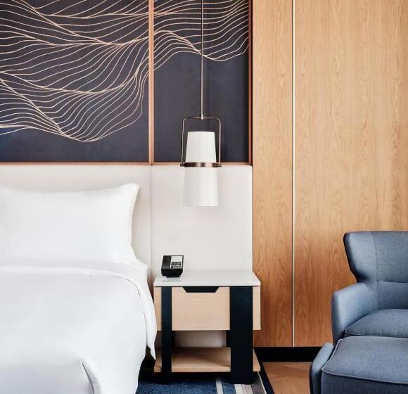 带大床的俱乐部房间, Grand Hyatt Kuwait