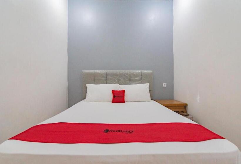 Номер Стандарт, Reddoorz Near Prujakan Station Cirebon