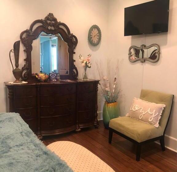 Люкс Кровать Кинг, De La Bleau B&b