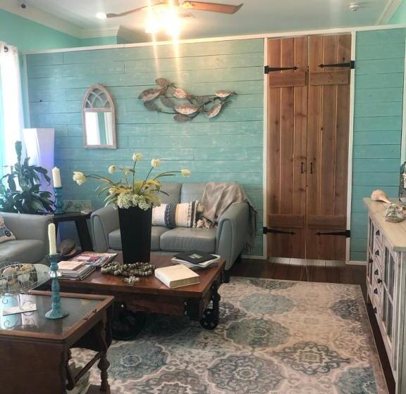 Люкс Кровать Кинг, De La Bleau B&b