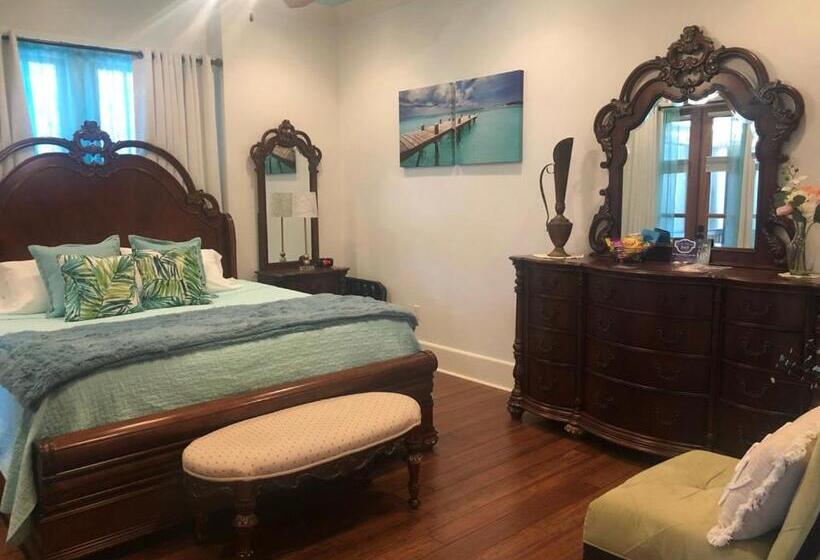 Люкс Кровать Кинг, De La Bleau B&b
