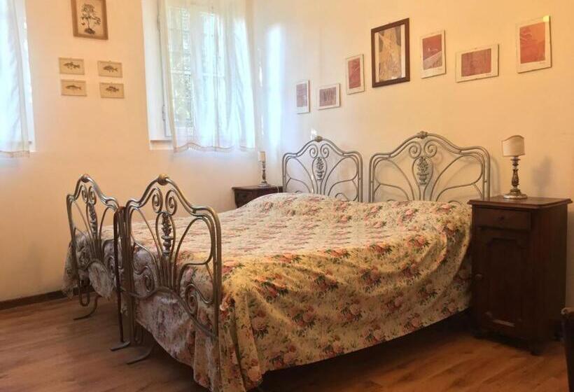 Номер Стандарт Вид на Сад, Alloggio Agrituristico Dodici Apostoli