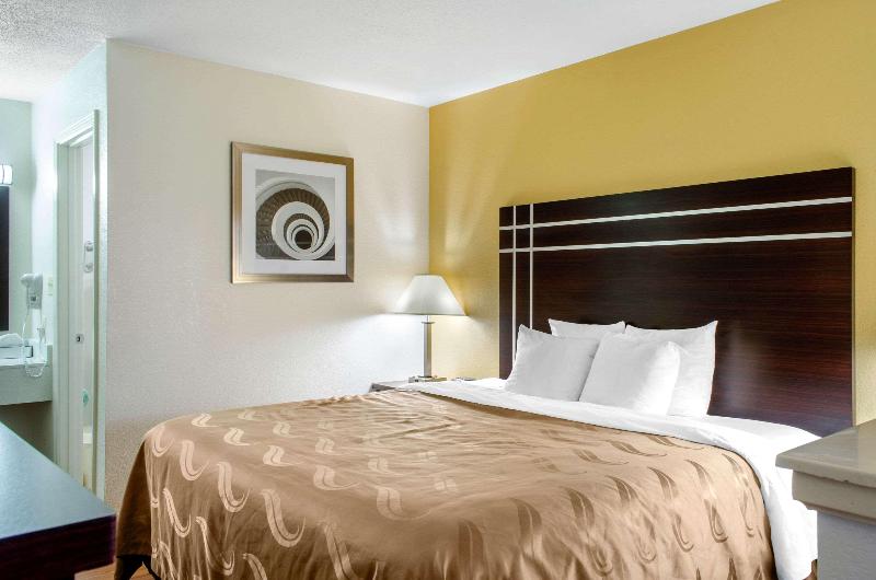 Standard Szoba King Size Bed, Doubletree By Hilton Atlanta  Alpharetta