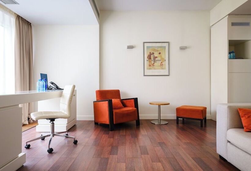 Quarto Superior, Park Hotel Almaty