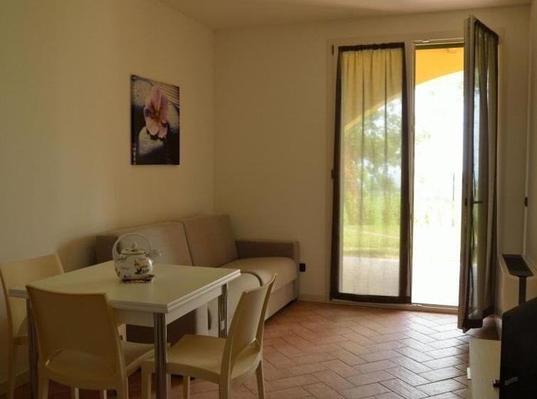 آپارتمان 1 خوابه, Residence Karina