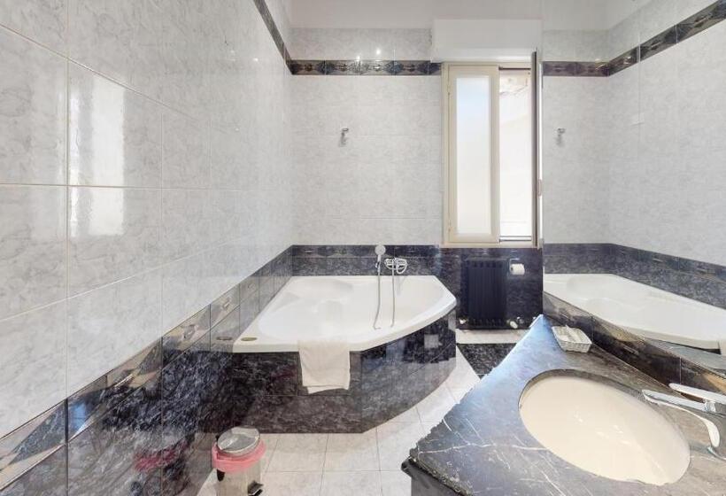 اتاق لوکس با چشم‌انداز دریا, B E B Le Terrazze Sul Mare