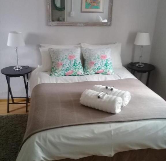 샬레, Carmel Villa B&b Or Self Catering