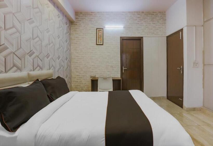 Трехместный Номер Классика, Collection O 78374 Collection O Essendi Hospitalities Llp