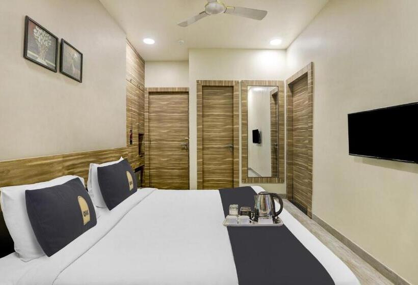 חדר קלאסי לשלושה, Super Townhouse Oak Shubhham Regency
