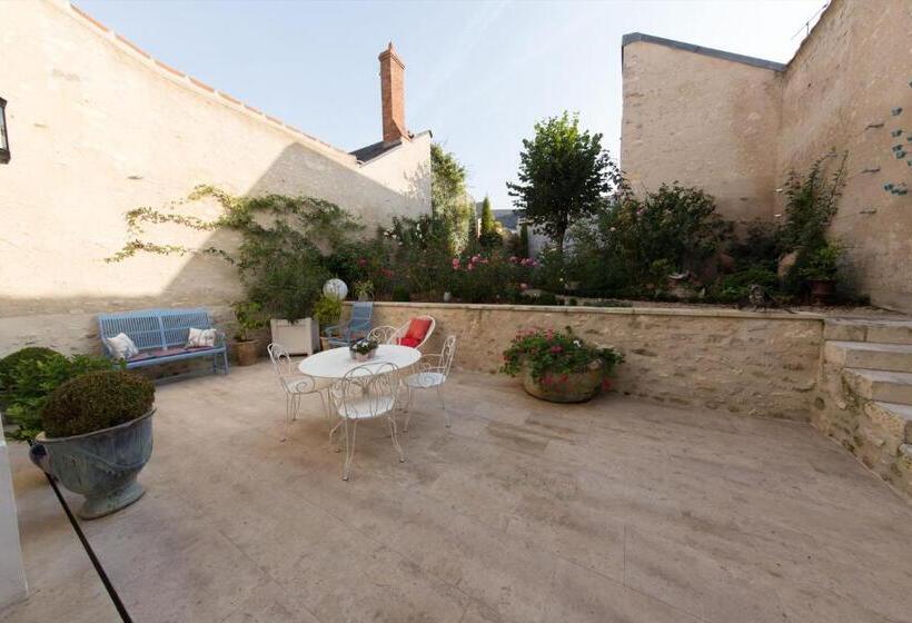 스탠다드 룸, Room In Guest Room   This 10th Century Home Sits In An Exceptional Setting In The Center Of Orleans