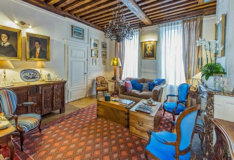 스탠다드 룸, Room In Guest Room   This 10th Century Home Sits In An Exceptional Setting In The Center Of Orleans