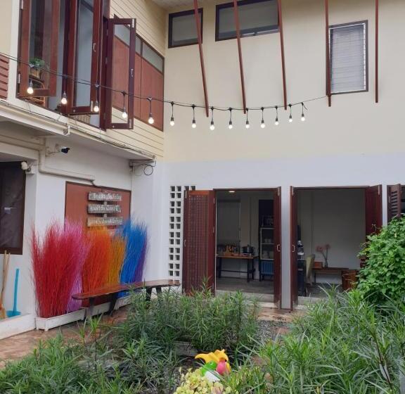 خانه 4 خوابه, ฮักเคียงโขง Hug Khieng Khong Nongkhai Hostel