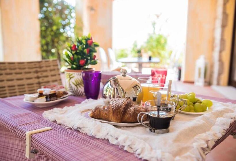 Номер Стандарт, Relais Del Borgo  Domo