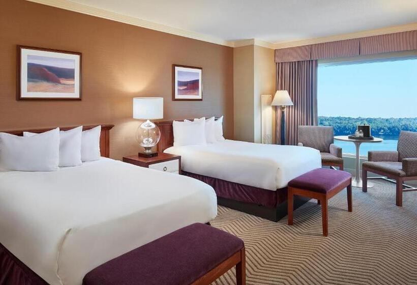 Deluxe room with river view, Harrah S Metropolis Hotel & Casino