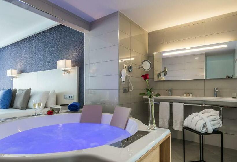 Полулюкс, Aparthotel Esquinzo y Monte del Mar