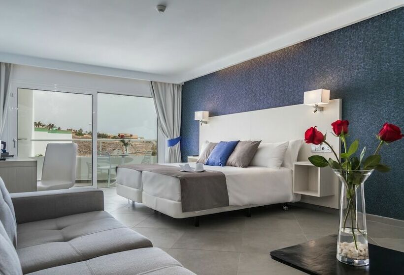 Номер Deluxe Вид на Море Боковой, Aparthotel Esquinzo y Monte del Mar