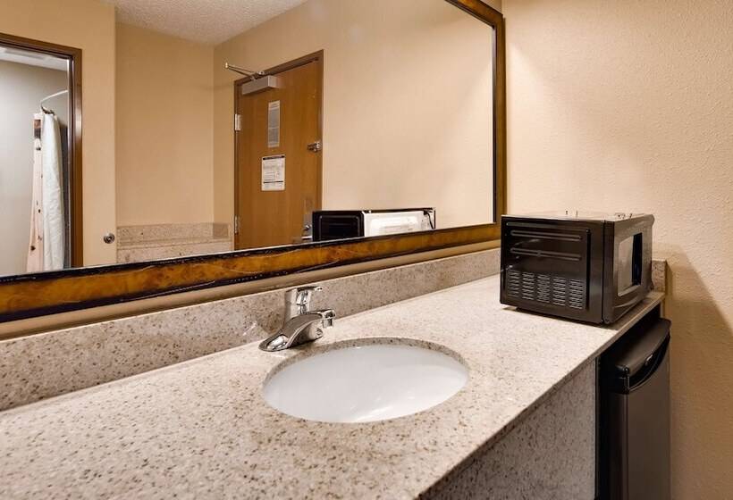 Хижина, Best Western Plus Kelly Inn & Suites