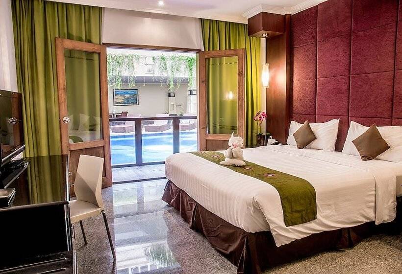 اتاق لوکس, Famous Hotel Kuta Formerly Permata Kuta