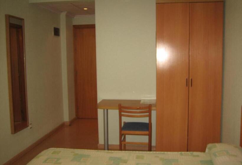 Номер Стандарт, Hostal Madruga