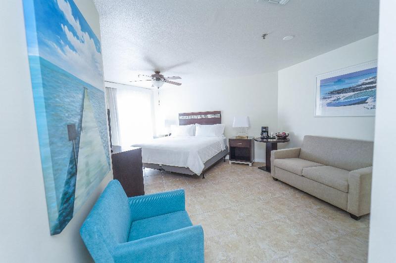 اتاق استاندارد با تخت بزرگ, Holiday Inn Resort Grand Cayman, An Ihg