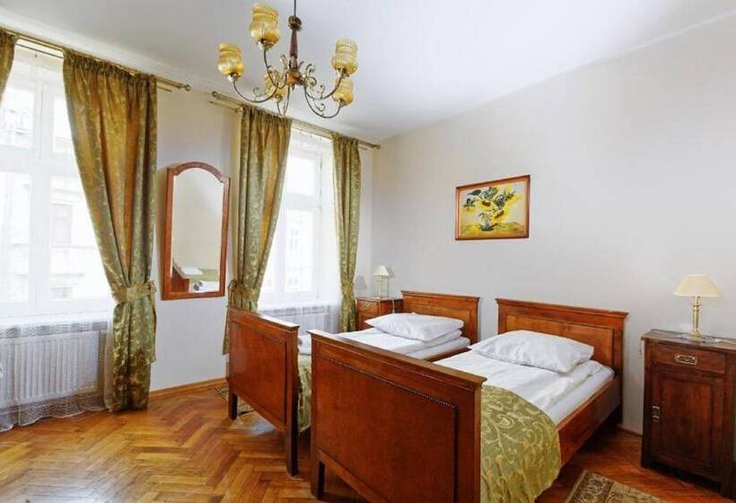 Номер Стандарт Трехместный, Aparthotel Camea