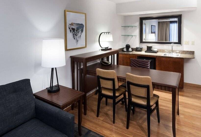 Номер Стандарт Двуспальная Кровать, Embassy Suites Anchorage