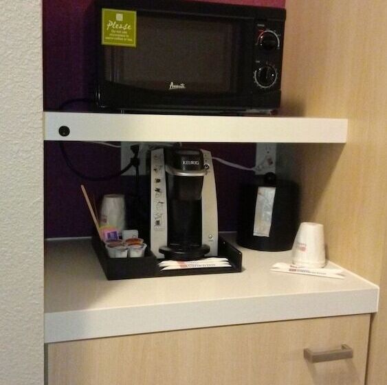 장애인을 위한 스탠다드 룸, Hilton Garden Inn Calabasas