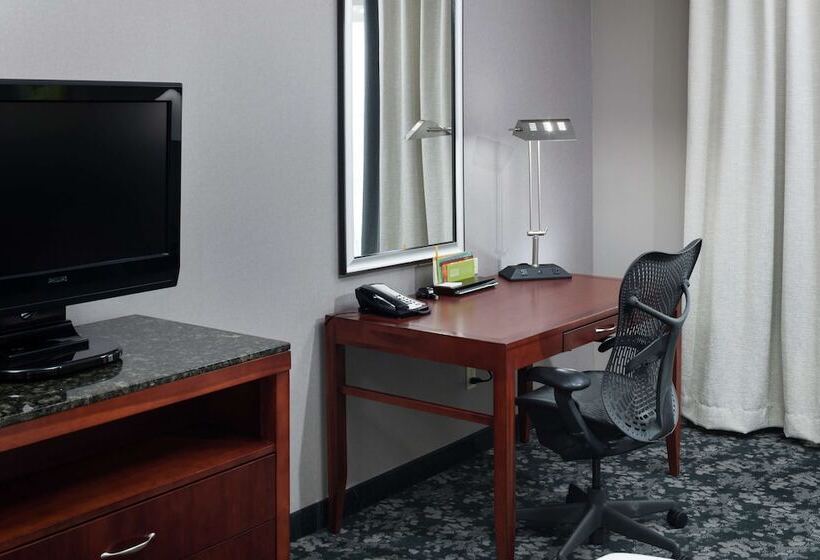 标准间, Hilton Garden Inn Lake Forest Mettawa