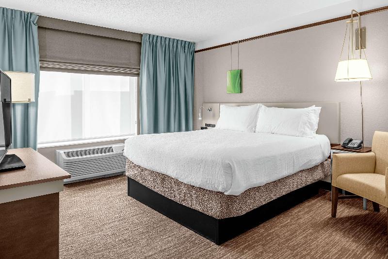 Люкс Кровать Кинг, Hilton Garden Inn Wilmington Mayfaire Town Center