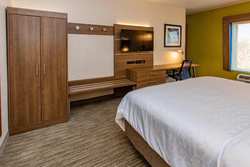 Люкс Кровать Кинг, Holiday Inn Express Hotel & Suites Roseville   Galleria Area, An Ihg
