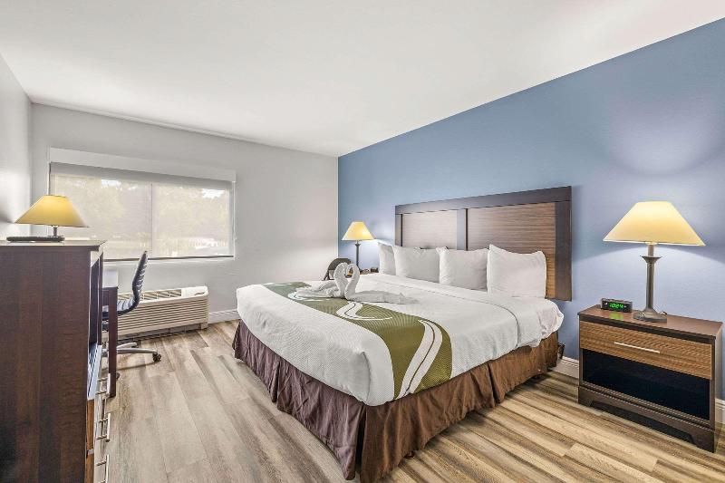 스탠다드 룸 킹사이즈 침대, Quality Inn & Suites Tampa Ybor City