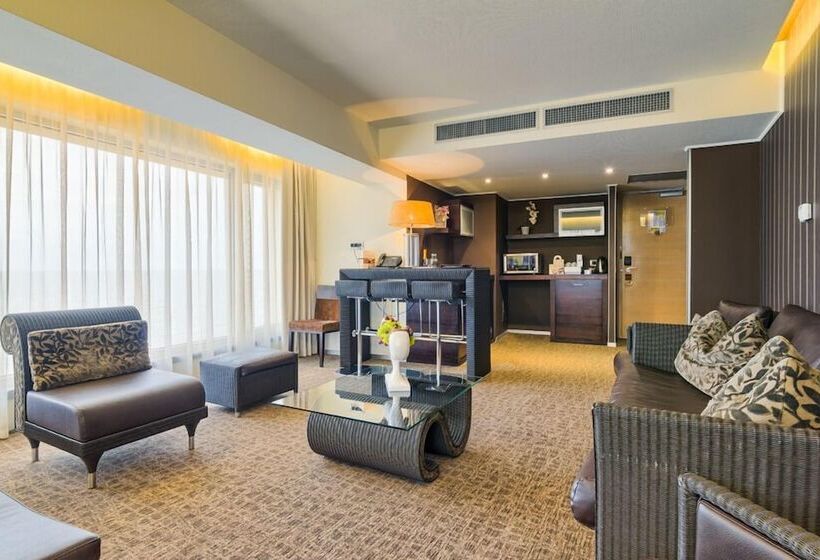 Suite Senior cu Vedere la Mare, Vega