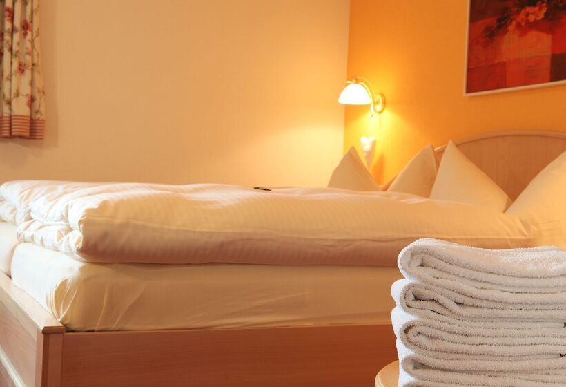 Номер Стандарт Трехместный, Die Lilie / Hotel Garni