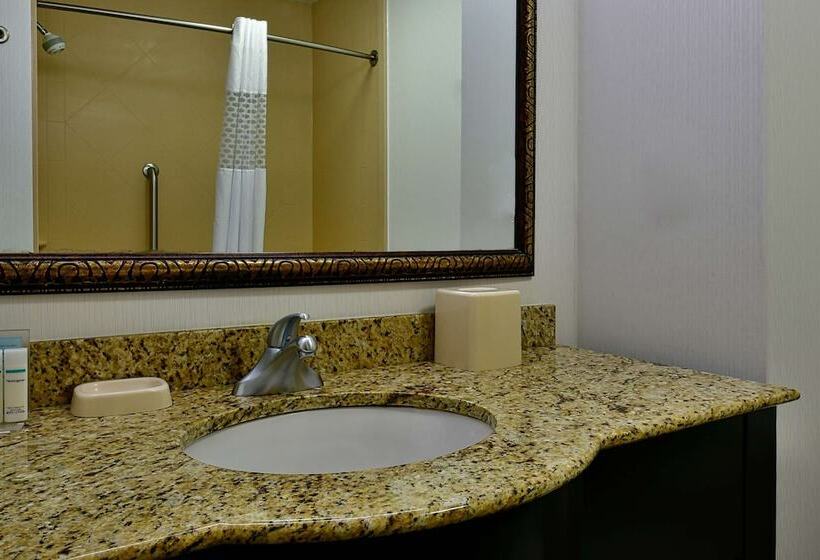 Quarto Estandar com Sacada, Hampton Inn & Suites Fredericksburg