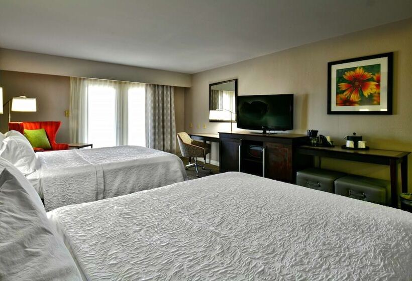 Quarto Estandar com Sacada, Hampton Inn & Suites Fredericksburg