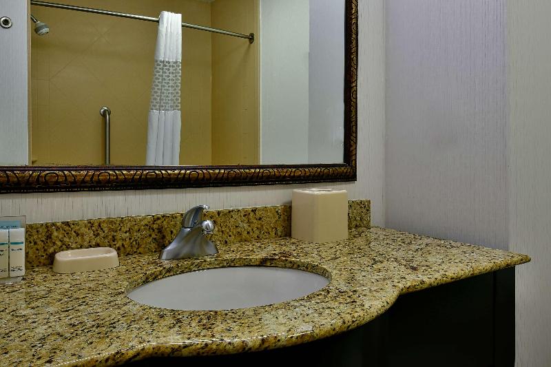 Quarto Estandar com Sacada, Hampton Inn & Suites Fredericksburg