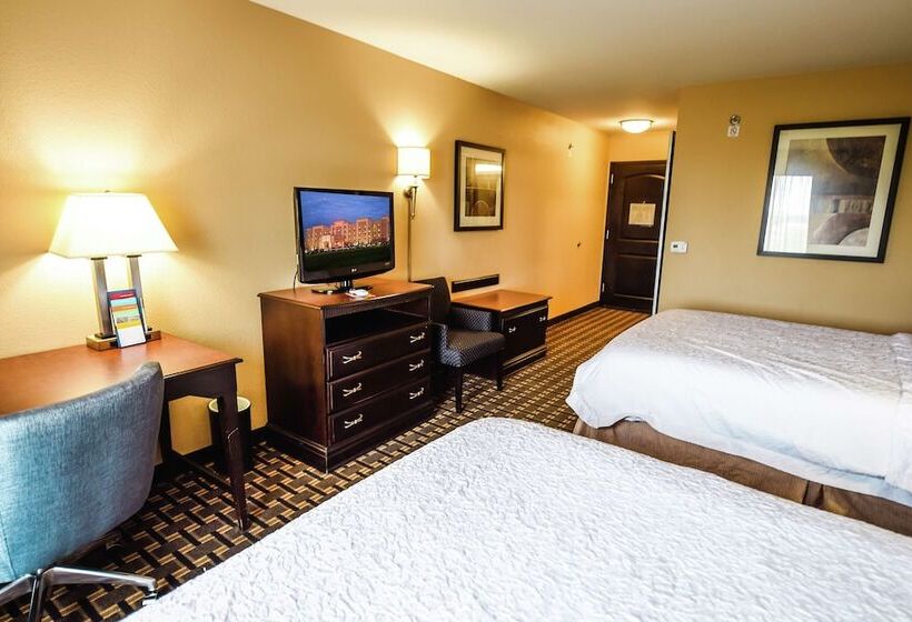 适合残疾人使用的标准间, Hampton Inn And Suites Pine Bluff