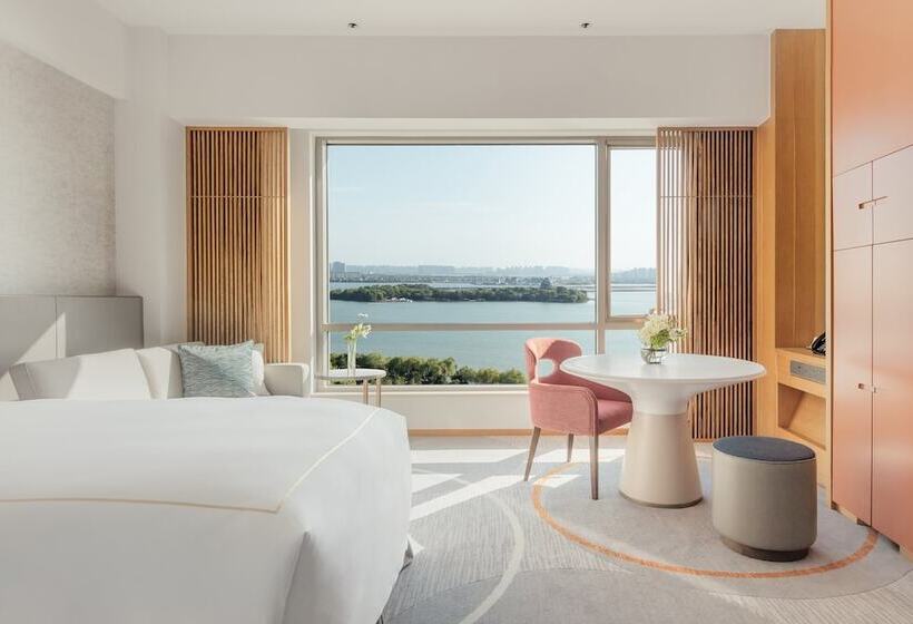 Номер Премиум Вид на Озеро, Intercontinental Suzhou Hotel, An Ihg
