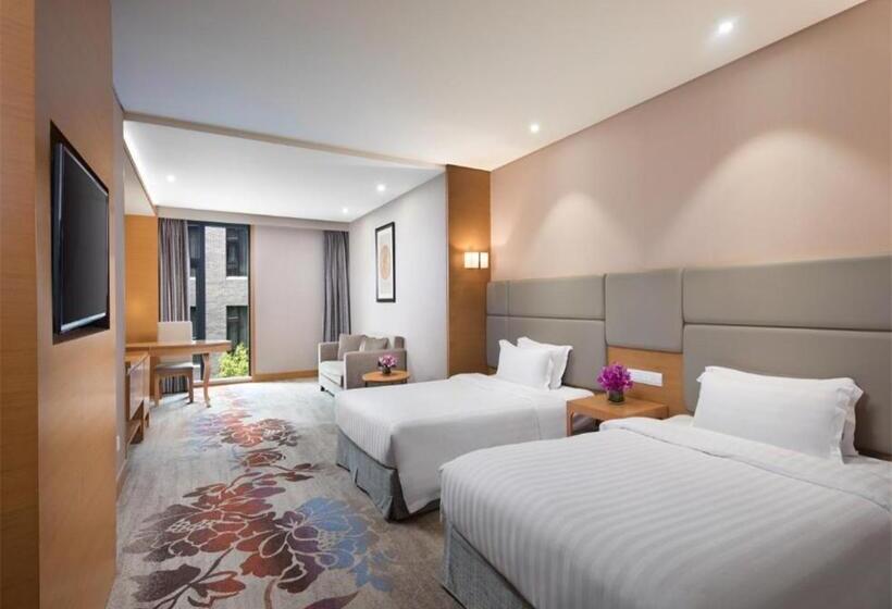 Номер Deluxe, Ramada By Wyndham Beijing Airport
