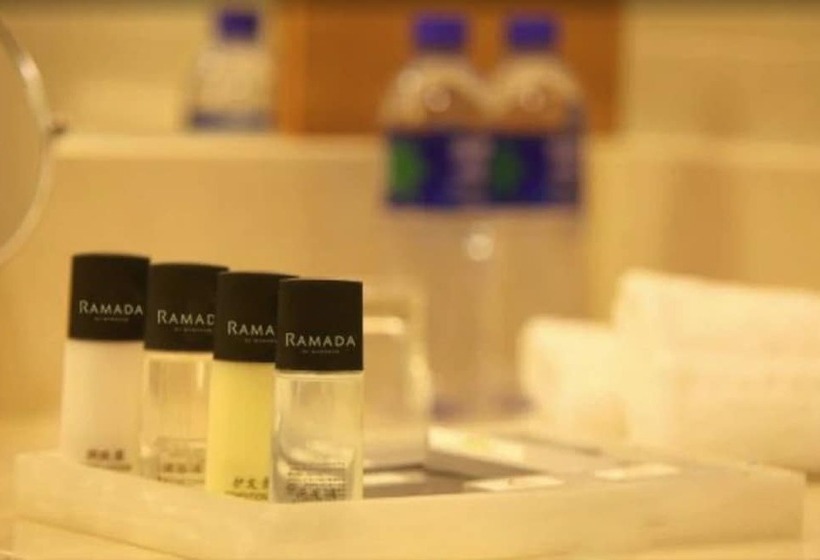 Номер Deluxe, Ramada By Wyndham Beijing Airport