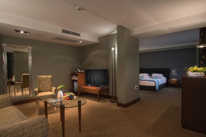 Люкс, Rosslyn Thracia Hotel Sofia