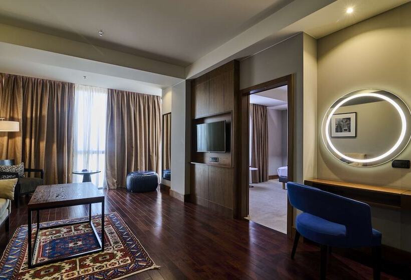 스위트, Radisson Blu Hotel Yerevan