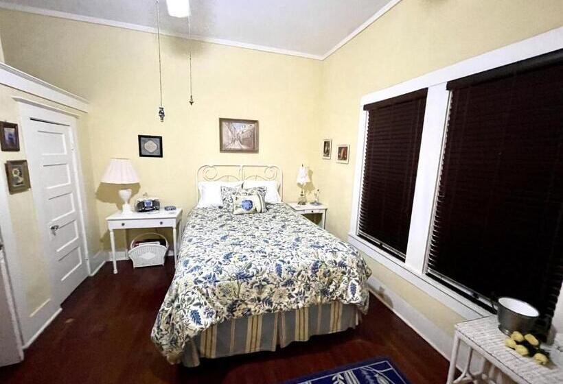 스탠다드 룸, Grady House Bed And Breakfast