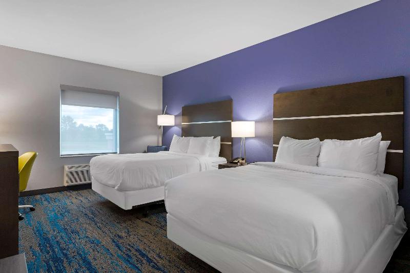 Номер Стандарт Адаптированный для Инвалидов, Comfort Inn & Suites Adrian