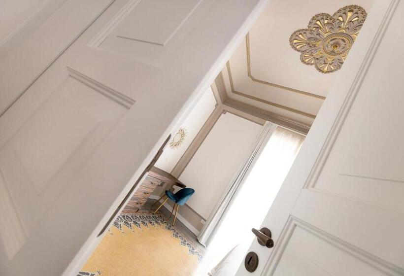 Семейный Номер, Riflessi Acireale Palace Suites