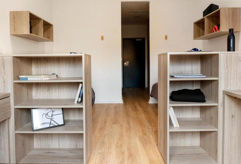 اتاق عادی, Albergue Juvenil Colegio Mayor Galileo Galilei