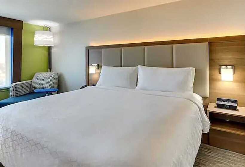 장애인을 위한 스위트, Holiday Inn Express Hotel & Suites Woodland Hills, An Ihg
