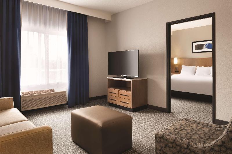 Люкс Кровать Кинг, Radisson Hotel Ames Conference Center At Isu