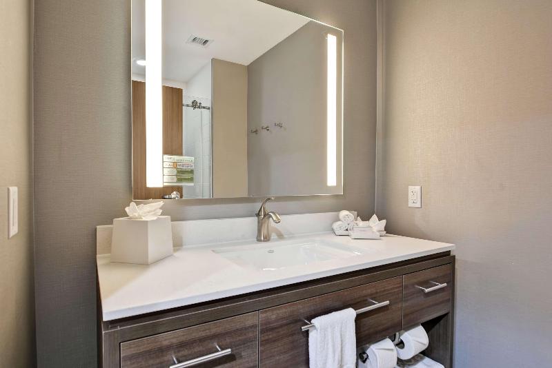 Standardrum, Suites Cancun Center