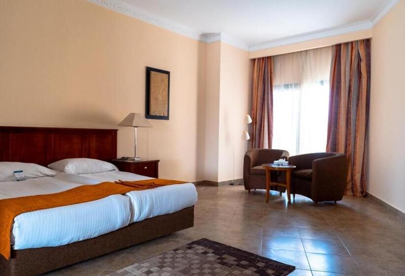 اتاق استاندارد سه نفره, Swiss Inn Plaza Hotel